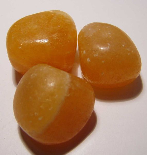 Orangencalcit